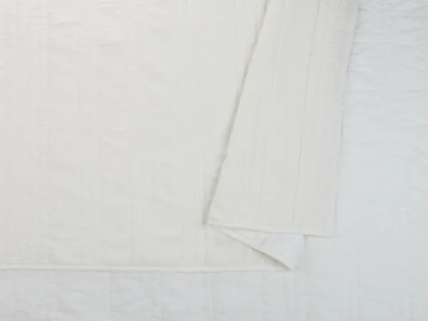 Quilts-Kirkland's Home Atmosphere Queen Quilt White