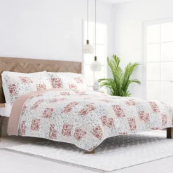 Quilts-Kirkland's Home Blush Patchwork Reversible 3-Pc. King Quilt Set Pink/White/Gray