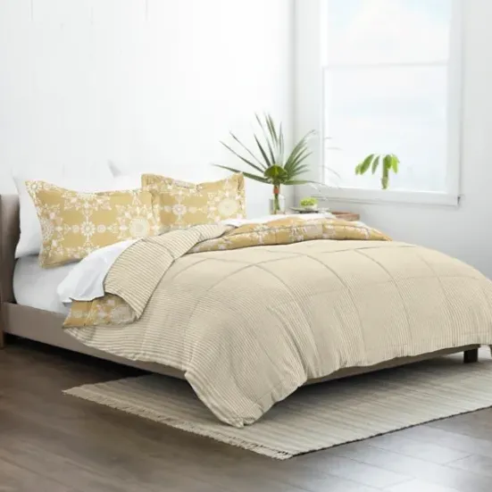 Comforters-Kirkland's Home Daisy Medallion Queen 3-Pc. Comforter Set Yellow