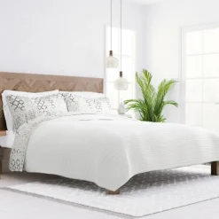 Quilts-Kirkland's Home White Trellis Reversible 2-Pc. Twin Quilt Set White/Gray